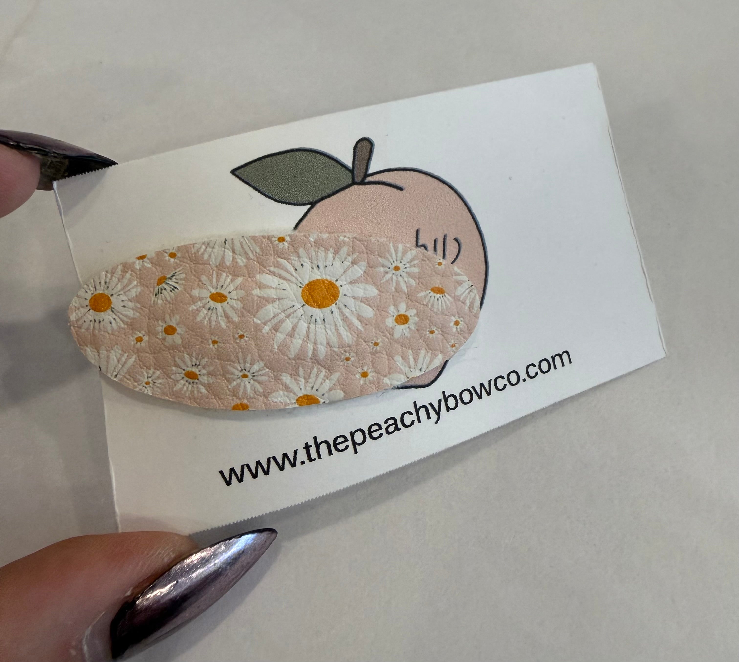 Peachy Bow Snap Clips